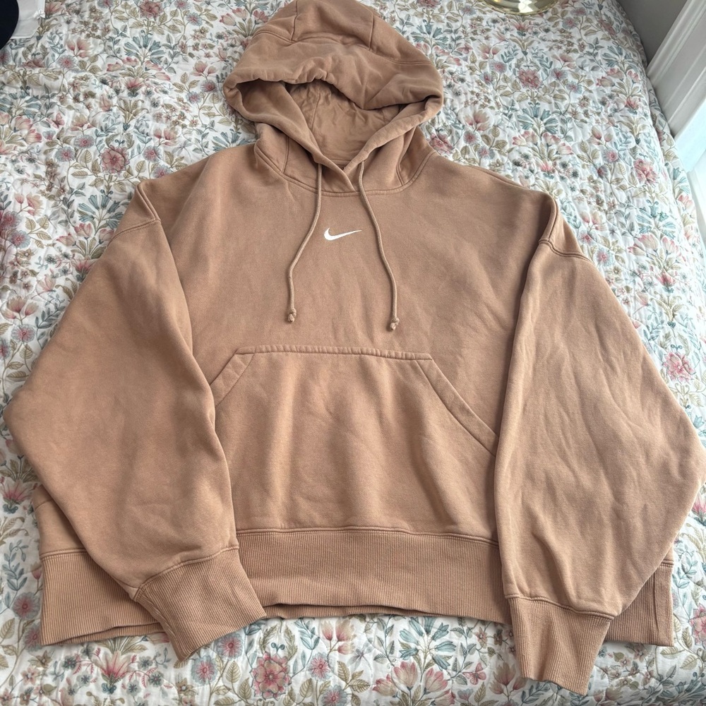 Nike Hoodie Womens Medium Beige Tan Phoenix Fleece Oversized Swoosh DQ5858-200